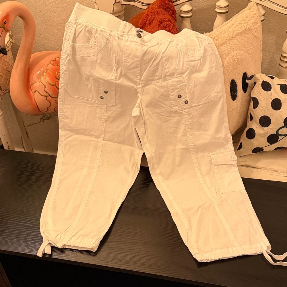 DAsh White Buttoned Pants